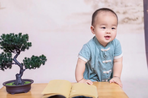北京代生子机构包男孩宝宝爱吐奶是什么原因