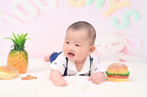 北京代生子机构包男孩宝宝脸上有红疙瘩